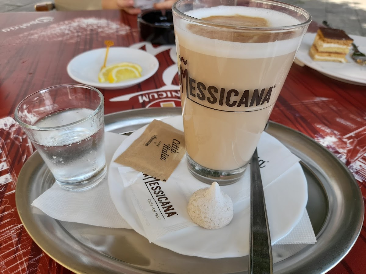 Patria Cafe And Restaurant-3