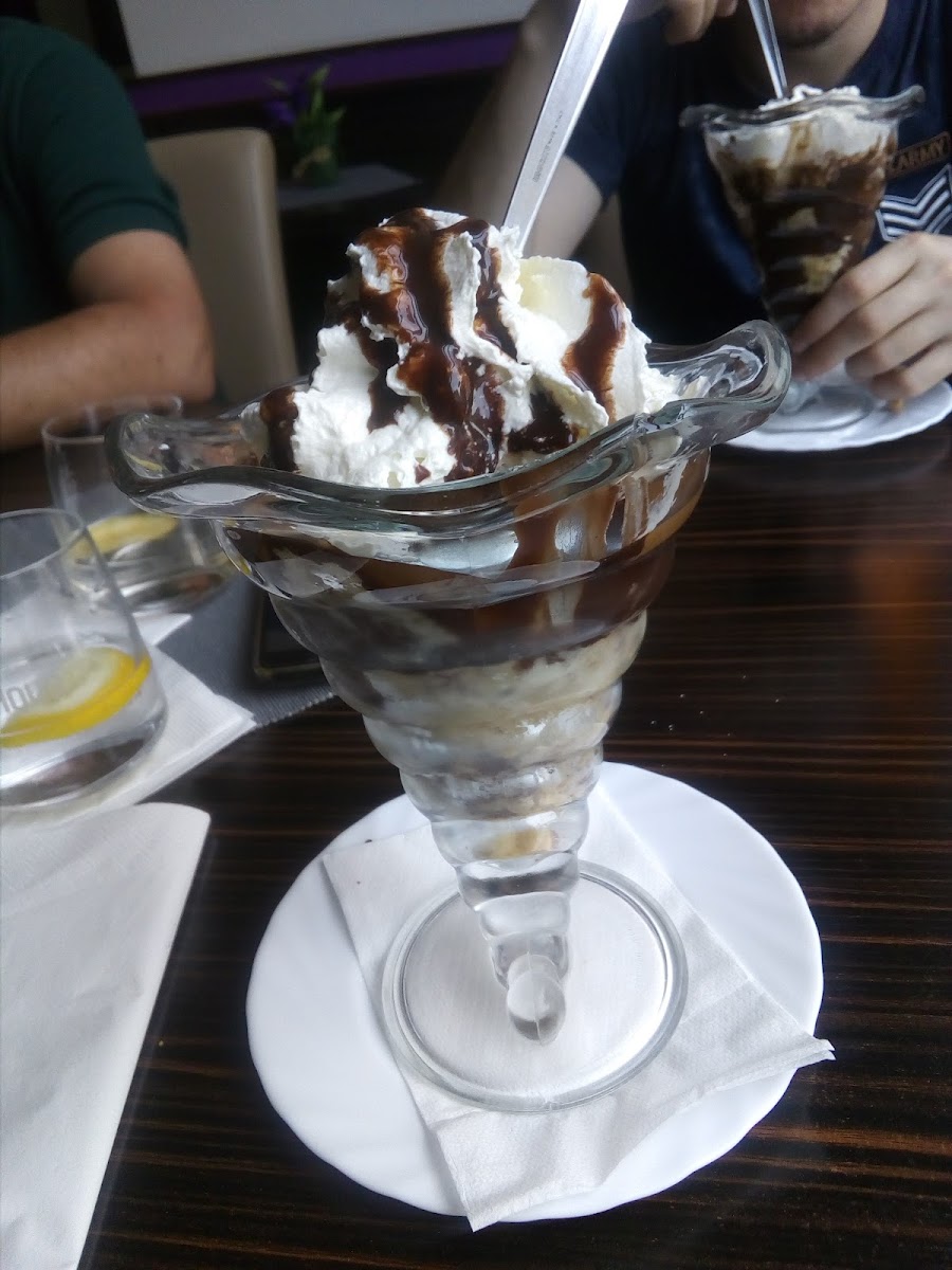 Patria Cafe And Restaurant-8